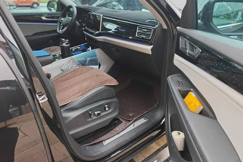 Touron 2022 380TSI 4WD Luxury Edition — 9