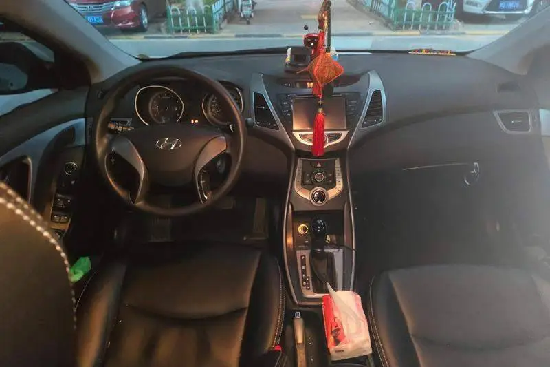 Elantra 2015 1.6L Automatic Fashion Model — 13
