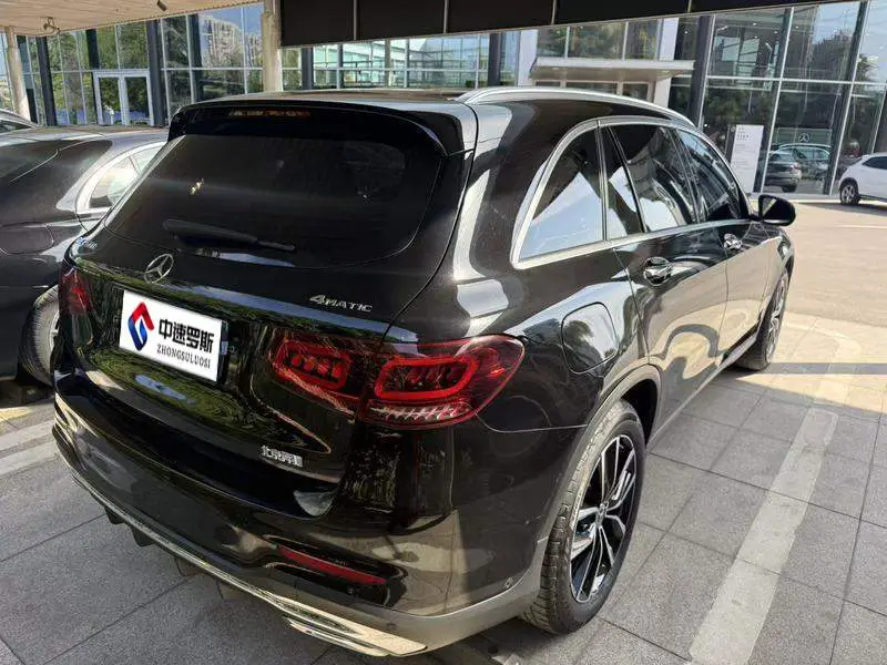 Mercedes-Benz GLC 2022 GLC 260 L 4MATIC Luxury — 3