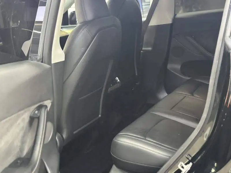 Model Y 2022 rear-wheel drive version — 9