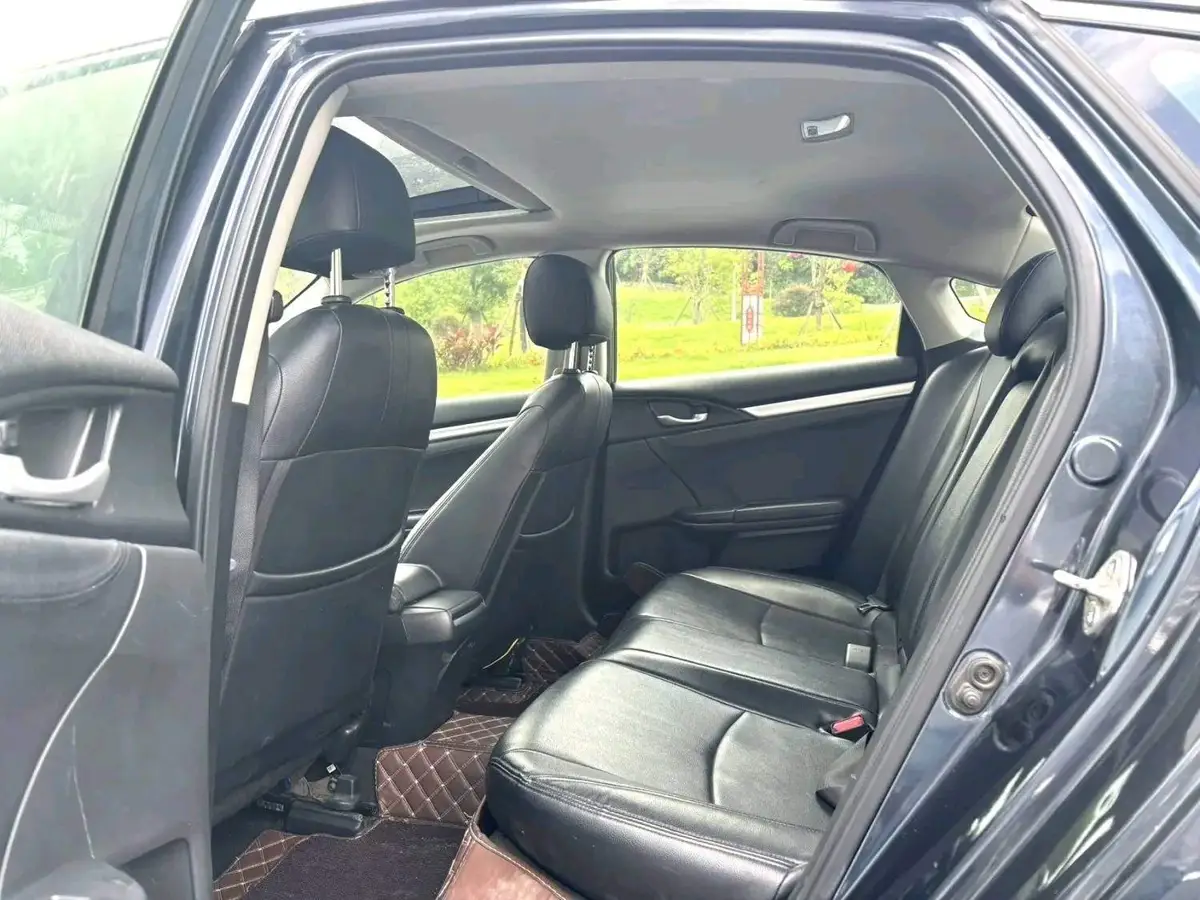 Civic 2016 220TURBO CVT Deluxe Edition — 9