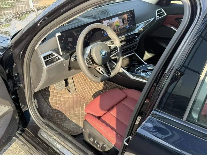 BMW i3 2026 eDrive 40 L Shadow Edition — 9