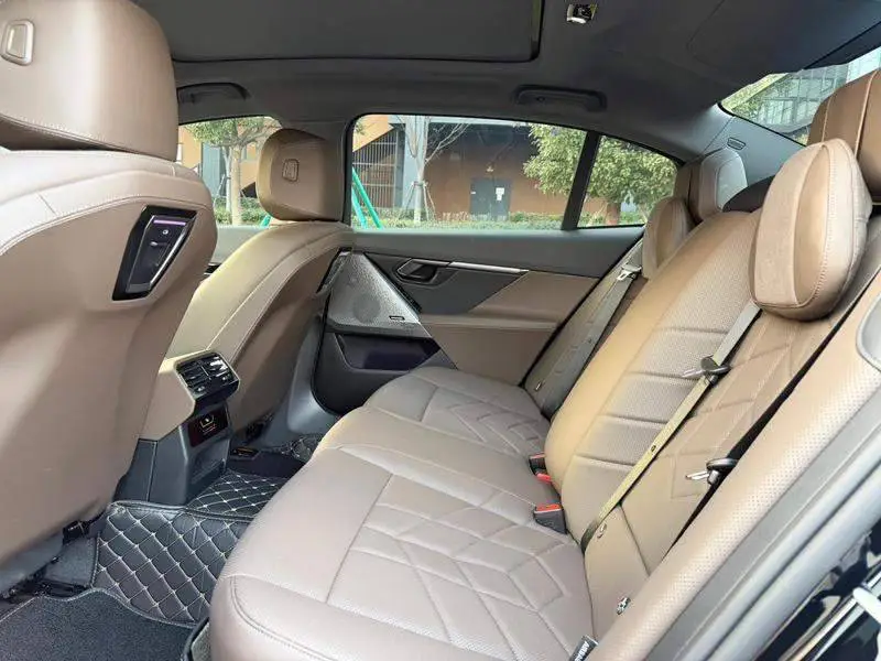BMW 5 Series 2024 530Li Leading M Sport Package — 13