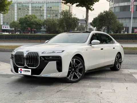 BMW 7 Series 2023 740Li Premium M Sport Package