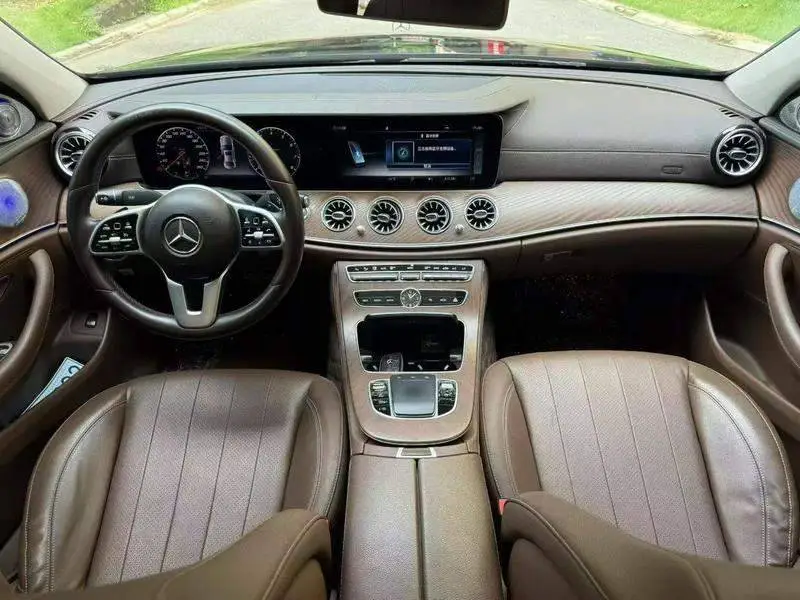 Mercedes-Benz E-Class 2019 E 300 L Fashion Edition — 7