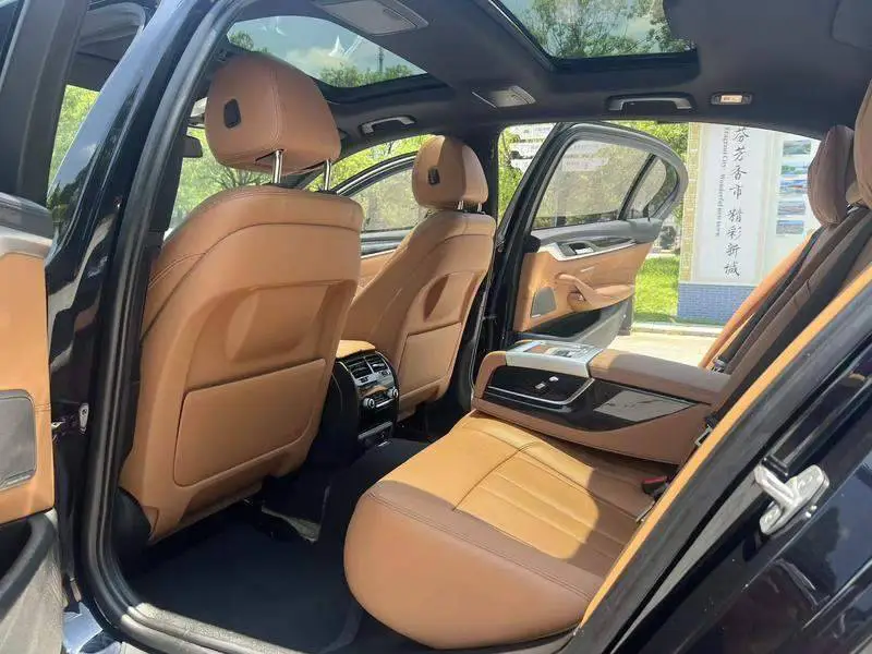 BMW 5 Series 2018 530Li Premium M Sport Package — 16