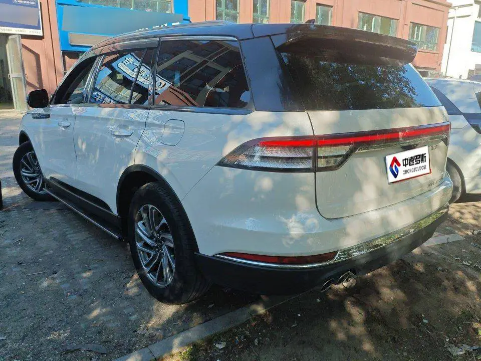 Aviator 2021 3.0T V6 4WD Premium Edition — 3