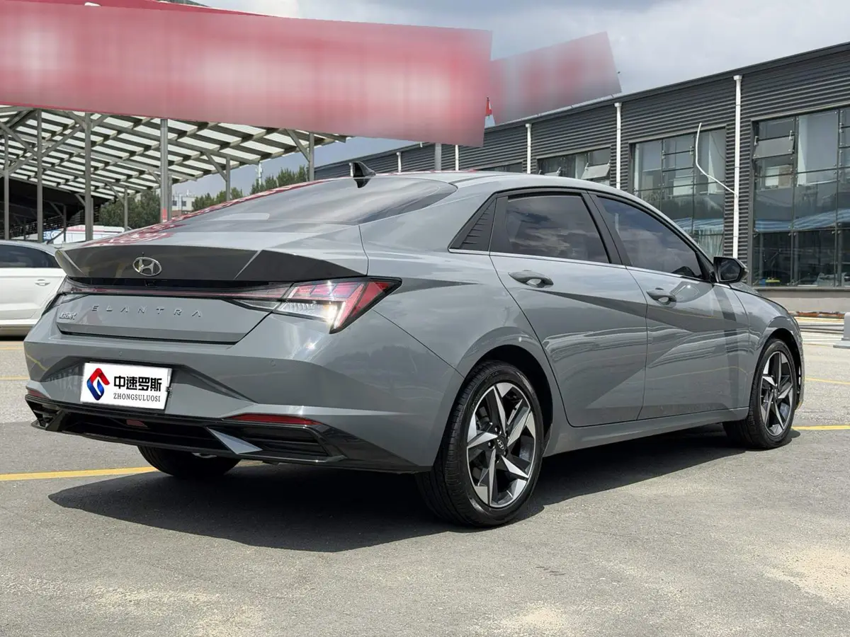 Elantra 2022 1.5L CVT LUX Premium Edition — 8