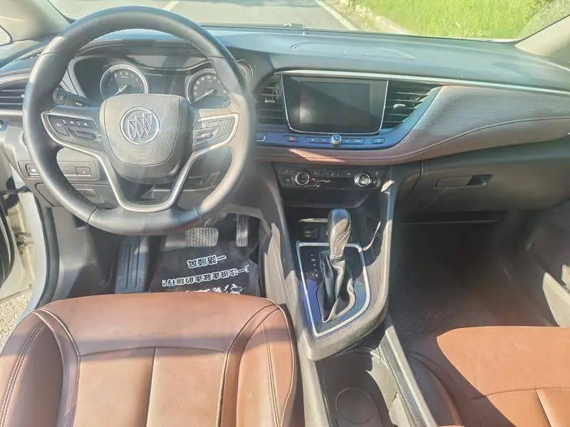 Buick GL6 2018 18T 6-seat luxury model — 8