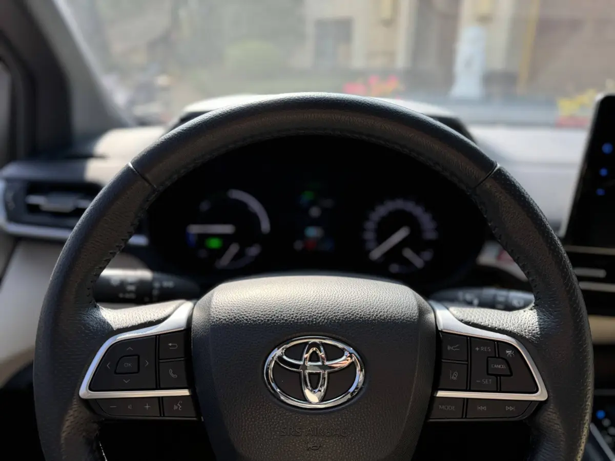 Grevia 2022 2.5L Hybrid Premium Edition — 24
