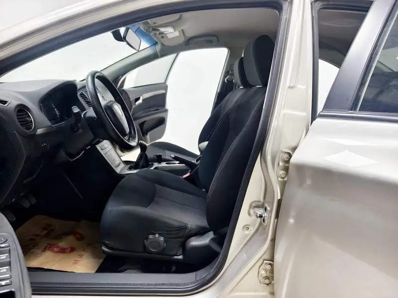 Roewe 350 2013 350S 1.5L Manual Centaur Edition — 16
