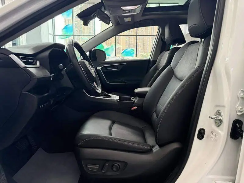 RAV4 Rongfang 2023 2.0L CVT 2WD Fashion Plus Edition — 11
