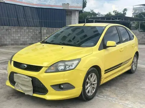 Fox 2013 Hatchback Classic 1.8L Automatic Basic Model