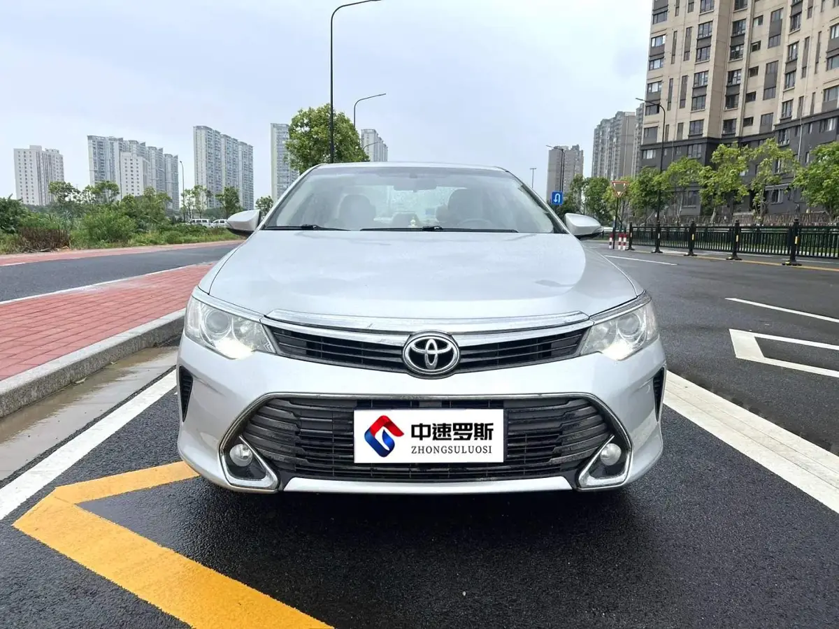 Camry 2015 2.0G Leading Edition — 2