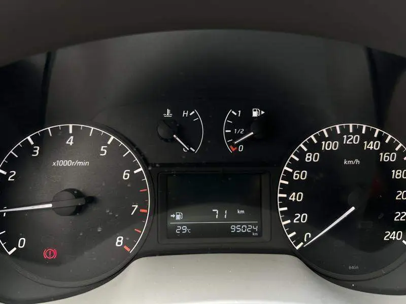 Sylphy 2012 1.6XL Manual Deluxe Edition — 9