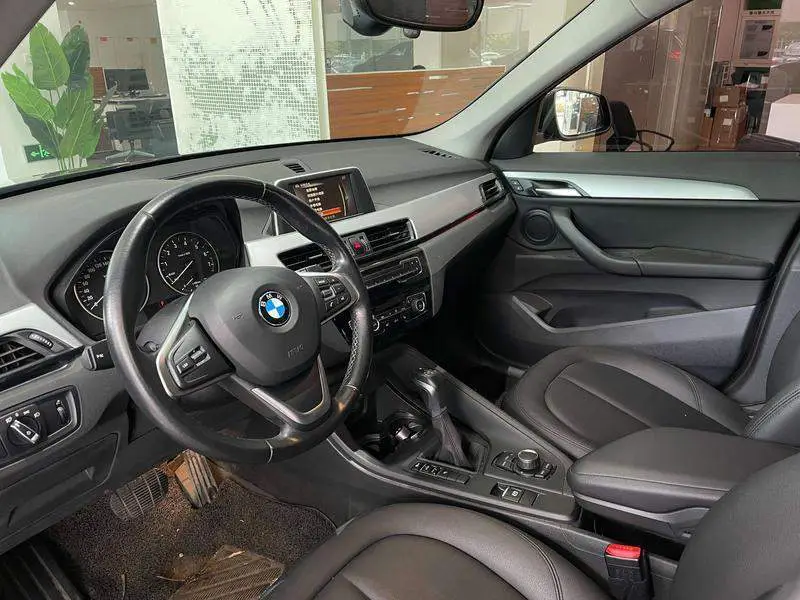BMW X1 2016 sDrive18Li Premium Edition — 13