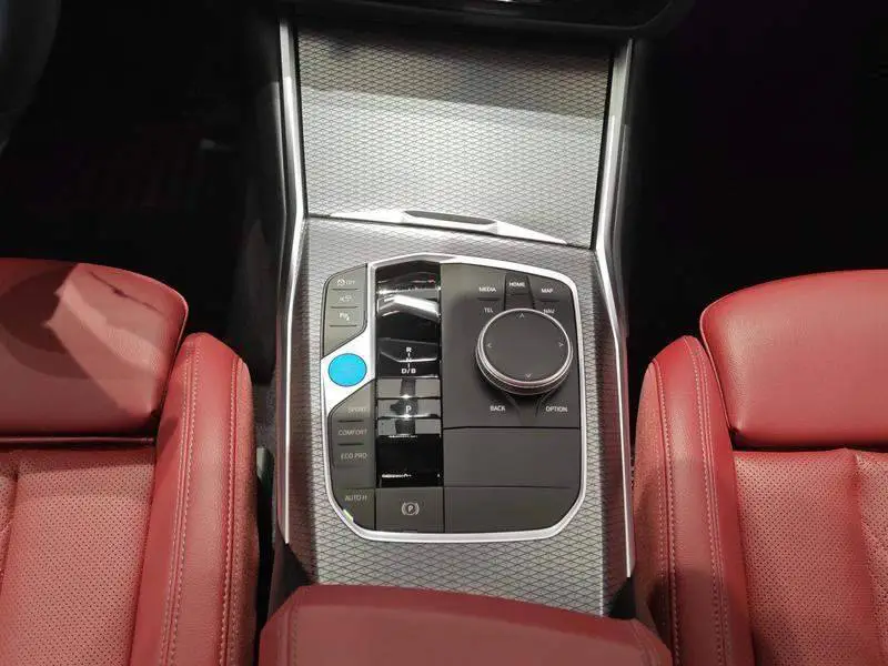 BMW i3 2025 eDrive 40 L Night Edition — 14