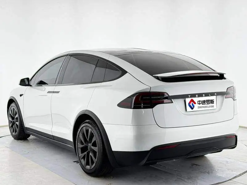 Model X 2023 Dual Motor All-Wheel Drive — 5