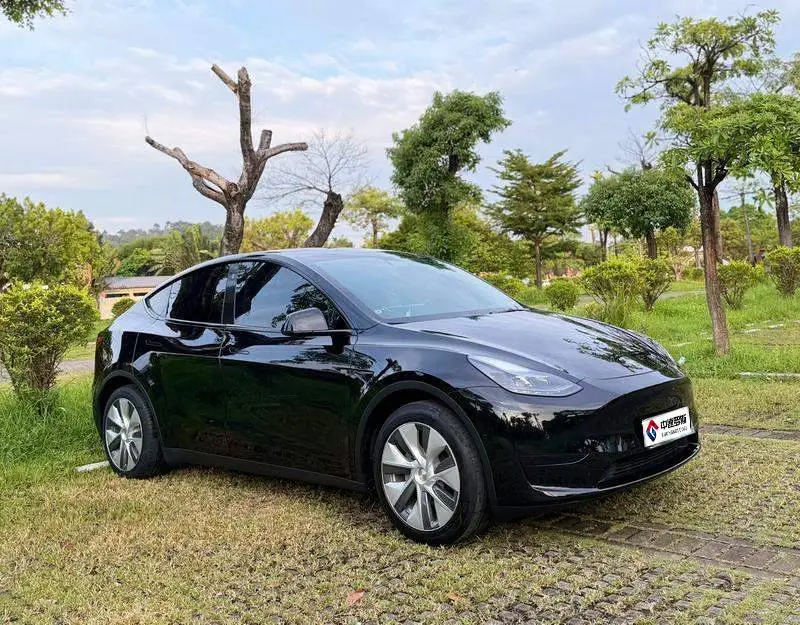 Model Y 2022 facelifted rear-wheel drive version — 3