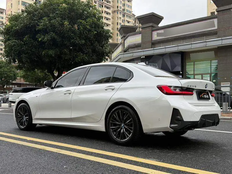 BMW 3 Series 2023 325Li M Sport Night Edition — 4