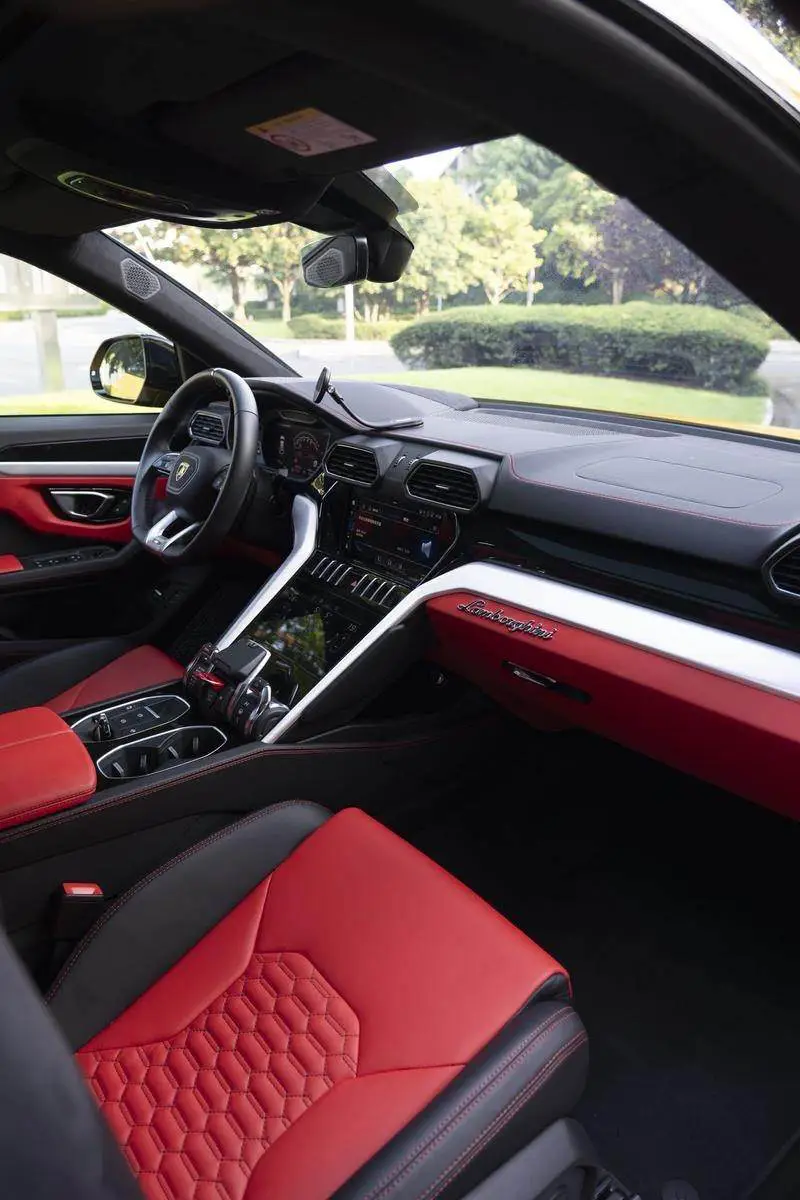Urus 2021 4.0T V8 — 15
