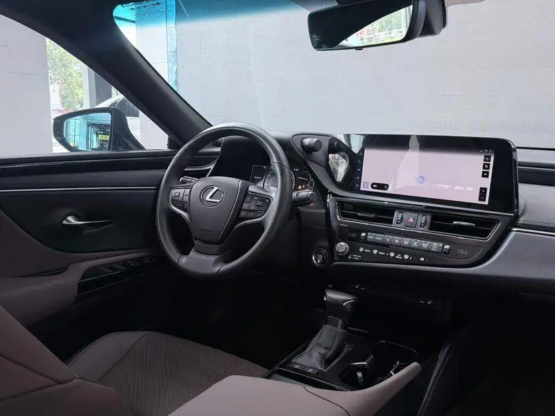 Lexus ES 2022 200 Excellence Edition — 9