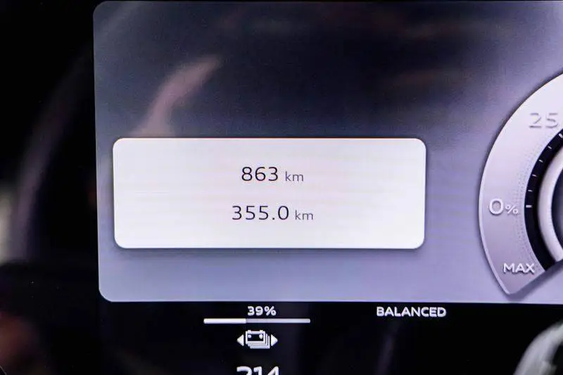 Audi Q6L e-tron 2026 First Edition Navigator — 12