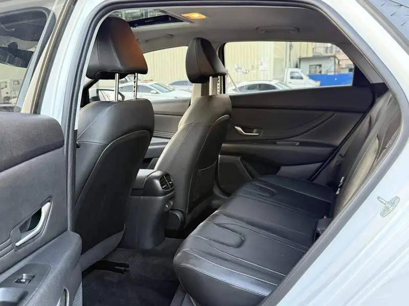 Elantra 2023 1.5L CVT GLX Elite Edition — 9