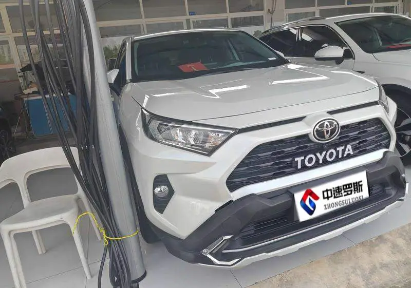 RAV4 Rongfang 2021 2.0L CVT 4WD Fashion PLUS Edition — 3