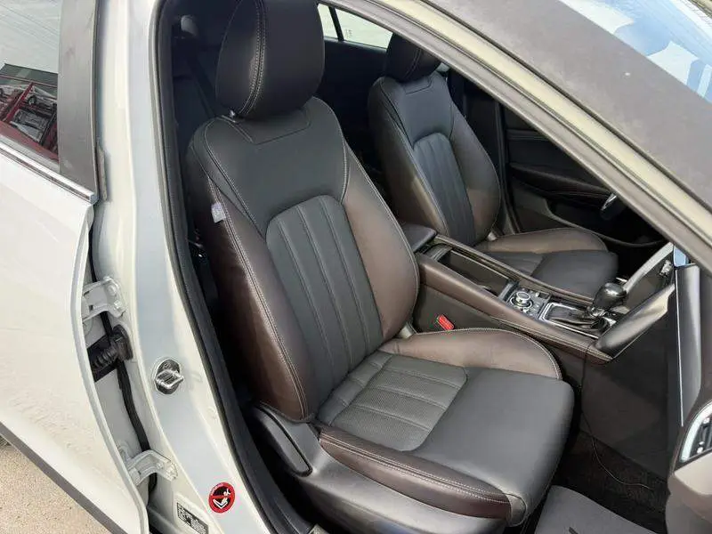 Mazda CX-4 2016 2.0L Automatic 2WD Blue Sky Premium Edition — 14
