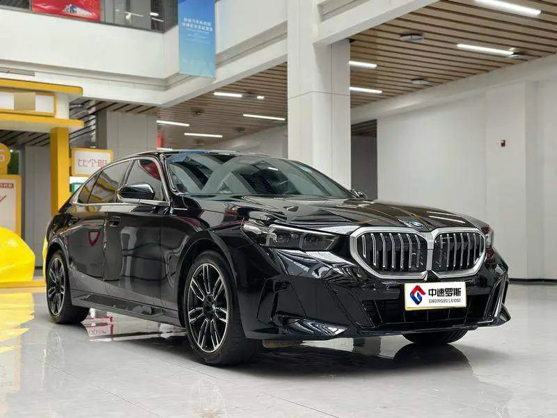BMW 5 Series 2026 530Li Leading M Sport Package — 3