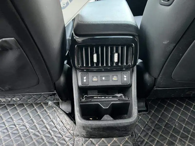 Kustu 2021 380TGDi LUX Premium — 10
