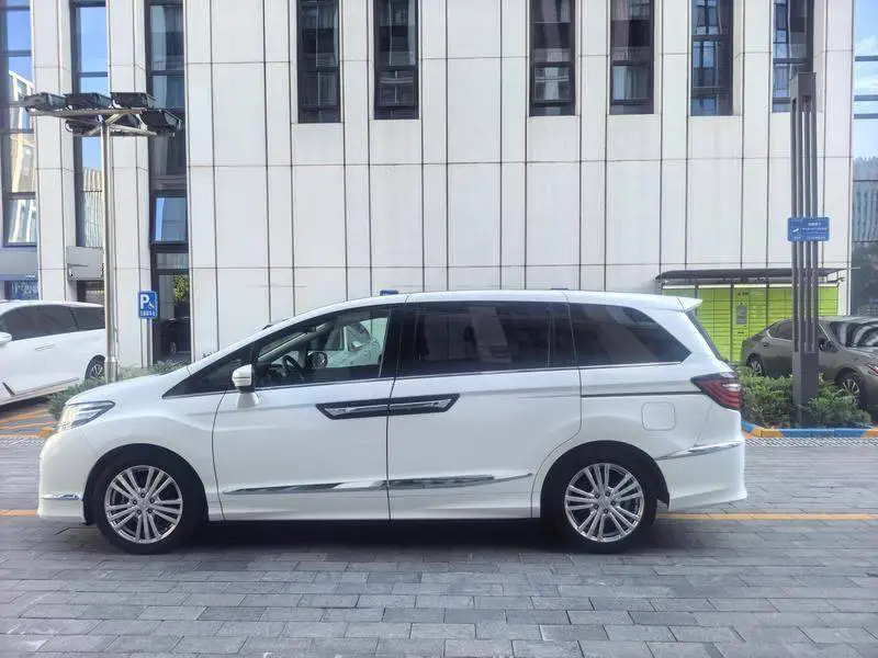 Elysion 2016 2.4L Comfort Edition — 4