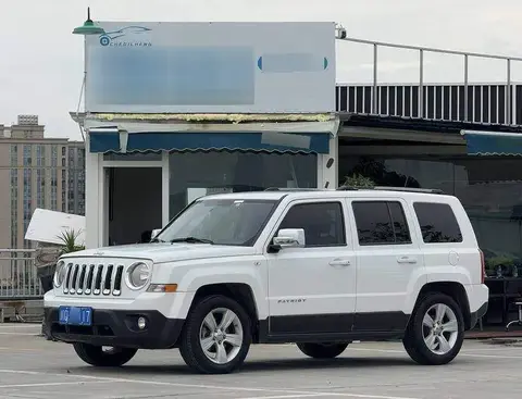 Freelancer 2014 2.4L Luxury Navigation Edition