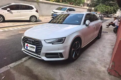 Audi A4L 2019 40 TFSI Progressive National VI