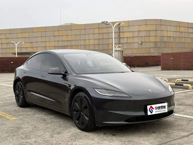 Model 3 2023 rear-wheel drive version — 3