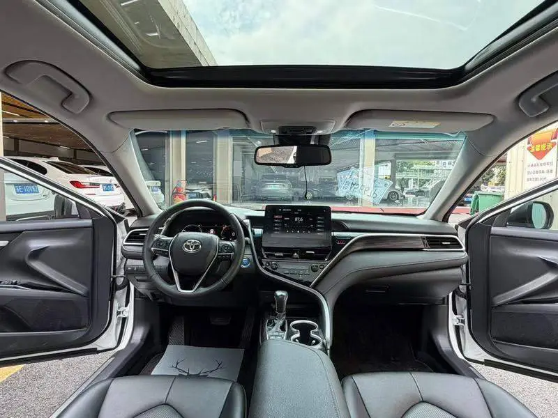 Camry 2023 Hybrid 2.5HG Luxury Edition — 6