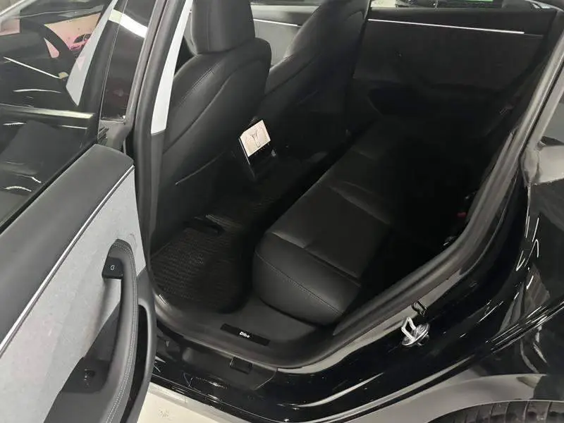 Model 3 2025 facelifted rear-wheel drive version — 9