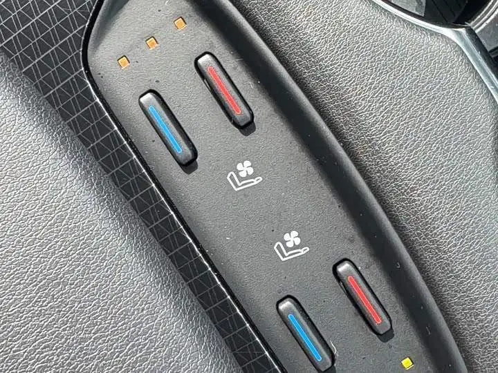 Venza 2022 Hybrid 2.5L CVT 4WD Ultimate Edition — 13