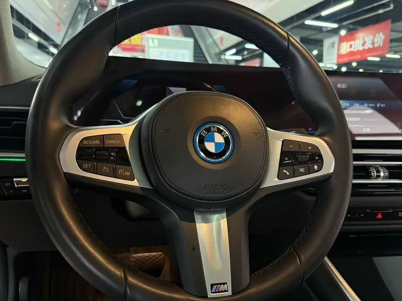 BMW i3 2022 eDrive 35 L — 15