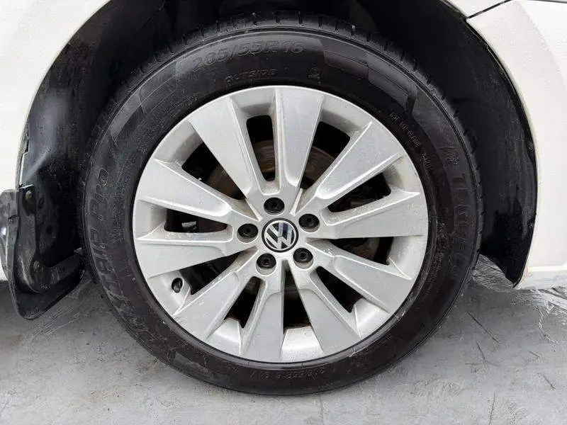 Lavida 2015 1.6L Automatic Comfort Edition — 7