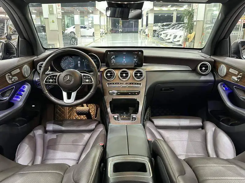 Mercedes-Benz GLC 2021 GLC 300 L 4MATIC Dynamic — 10