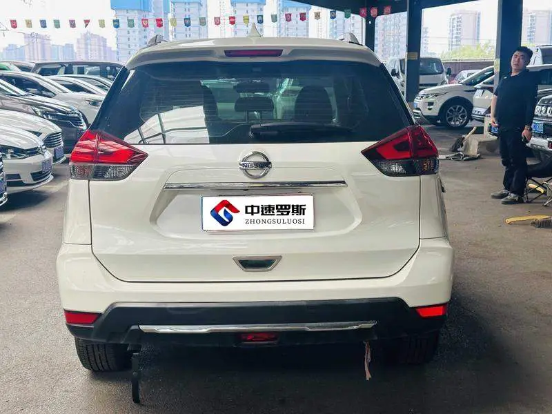 X-Trail 2017 2.0L CVT Smart Edition 2WD — 5