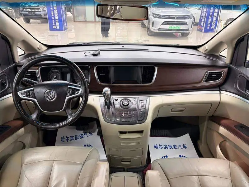 Buick GL8 2017 25S Luxury National V — 6