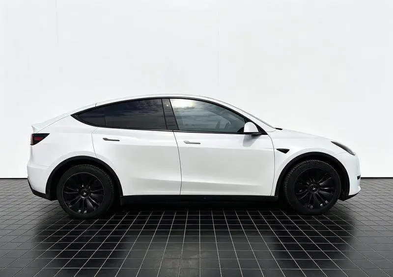 Model Y 2022 facelifted rear-wheel drive version — 8