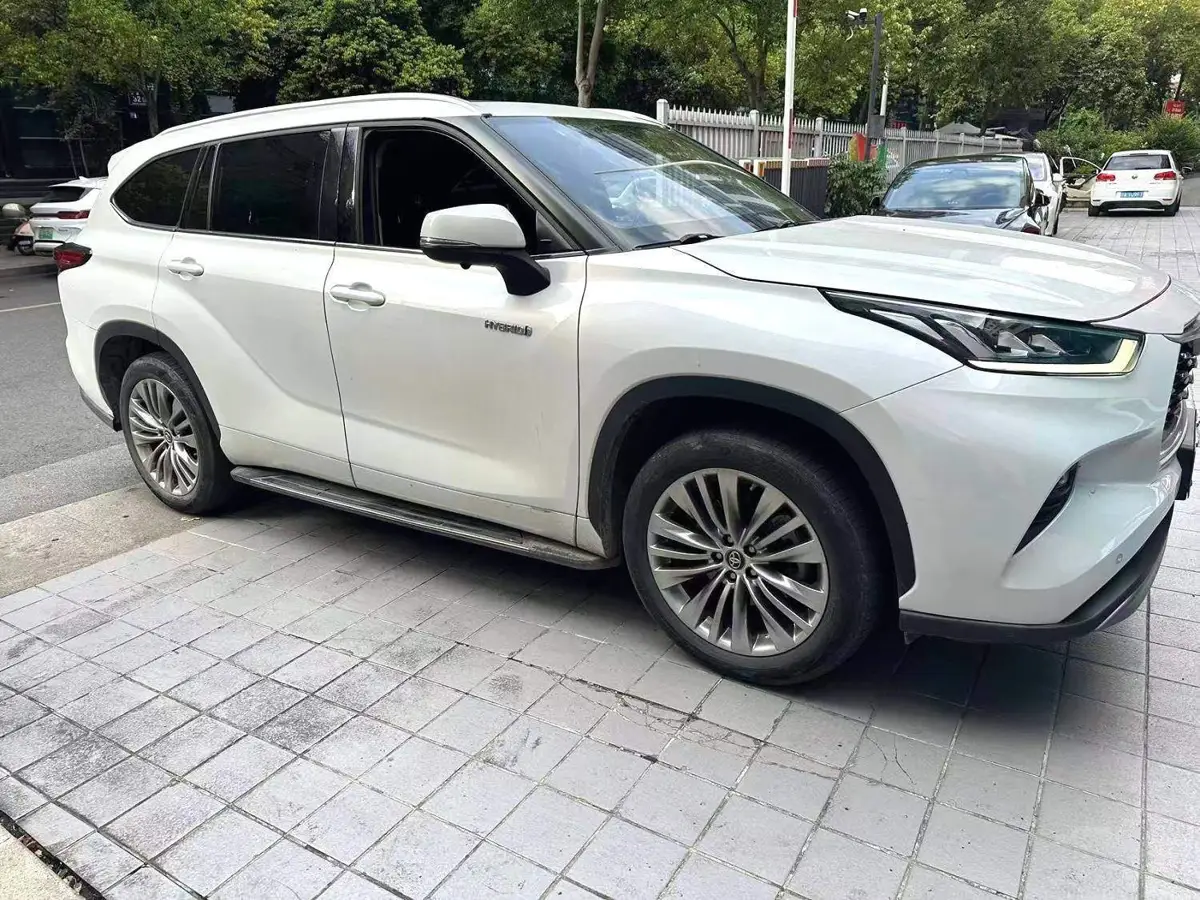 Highlander 2022 Hybrid 2.5L 4WD Premium Edition 7 Seaters — 2
