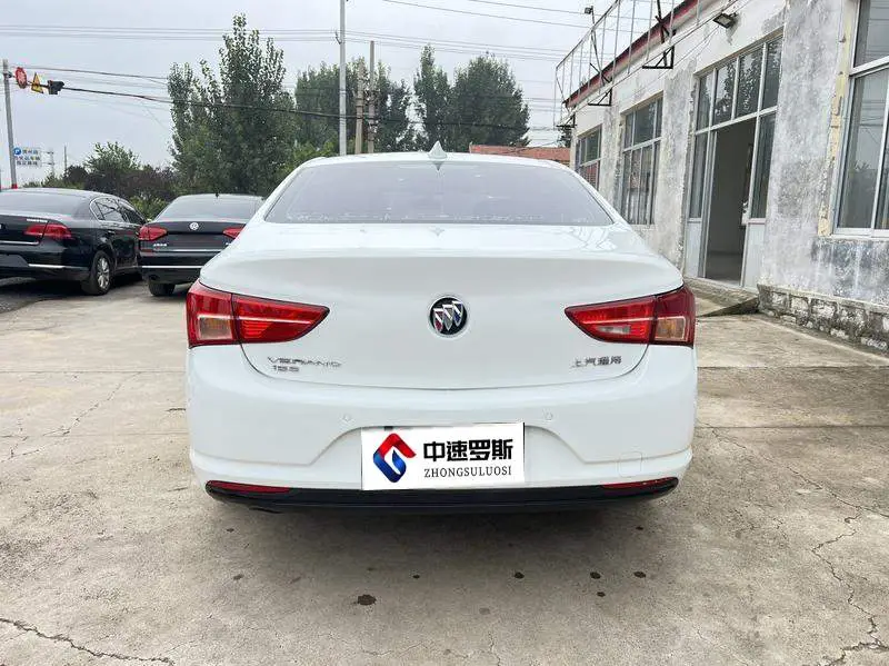 Valeant 2017 Sedan 15S Automatic Progressive — 5