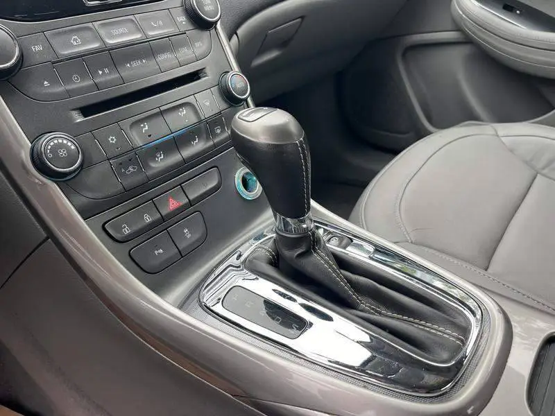 Malibu 2016 2.0L Automatic Luxury Edition — 16