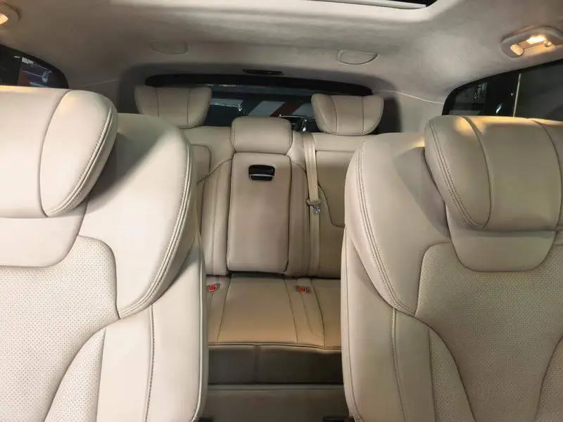 Mercedes-Benz V-Class 2022 V 260 L Long Wheelbase Luxury Edition — 18