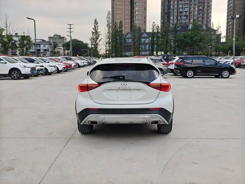 Infiniti QX30 2017 1.6T 2WD Sports Edition — 5